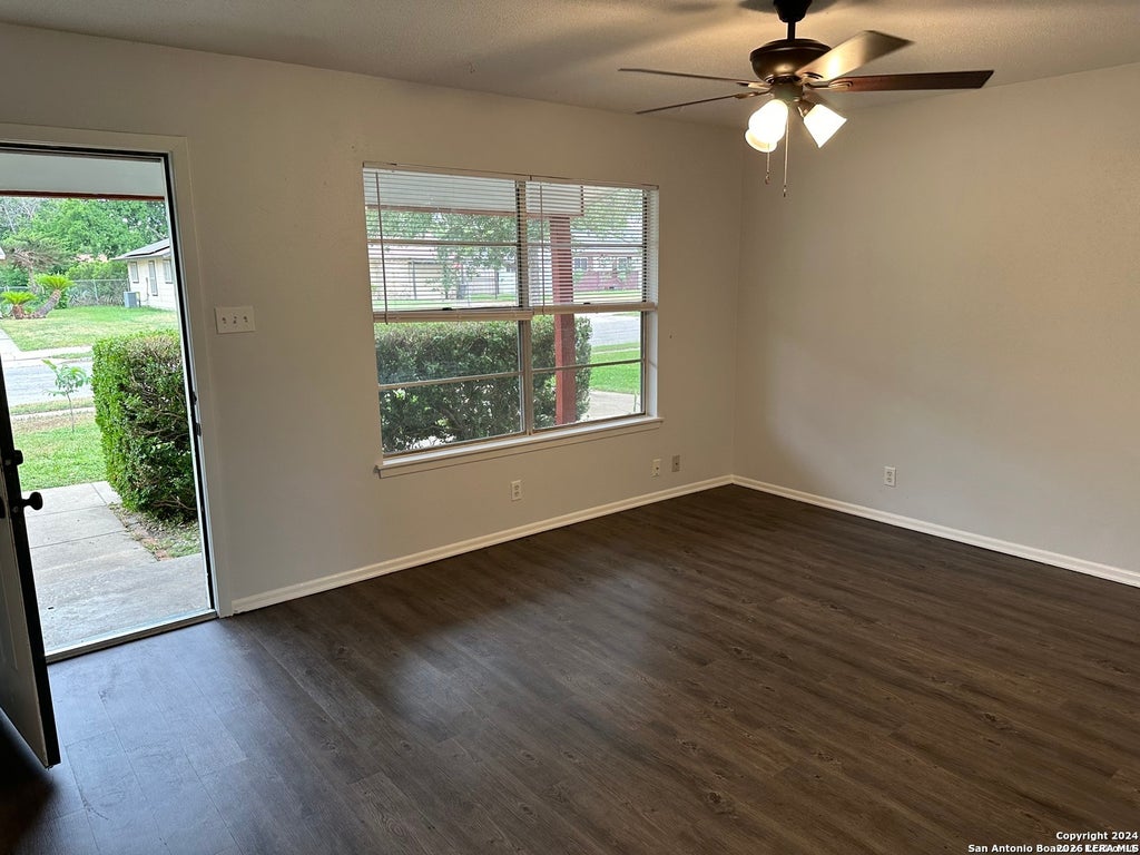 Photo of 7211 Westglade Dr, San Antonio, TX 78227 (MLS # 1995259)