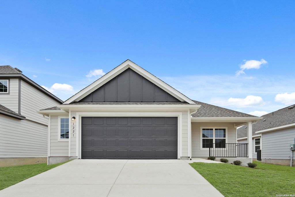 Photo of 1221 Sweden, Seguin, TX 78155 (MLS # 1928646)