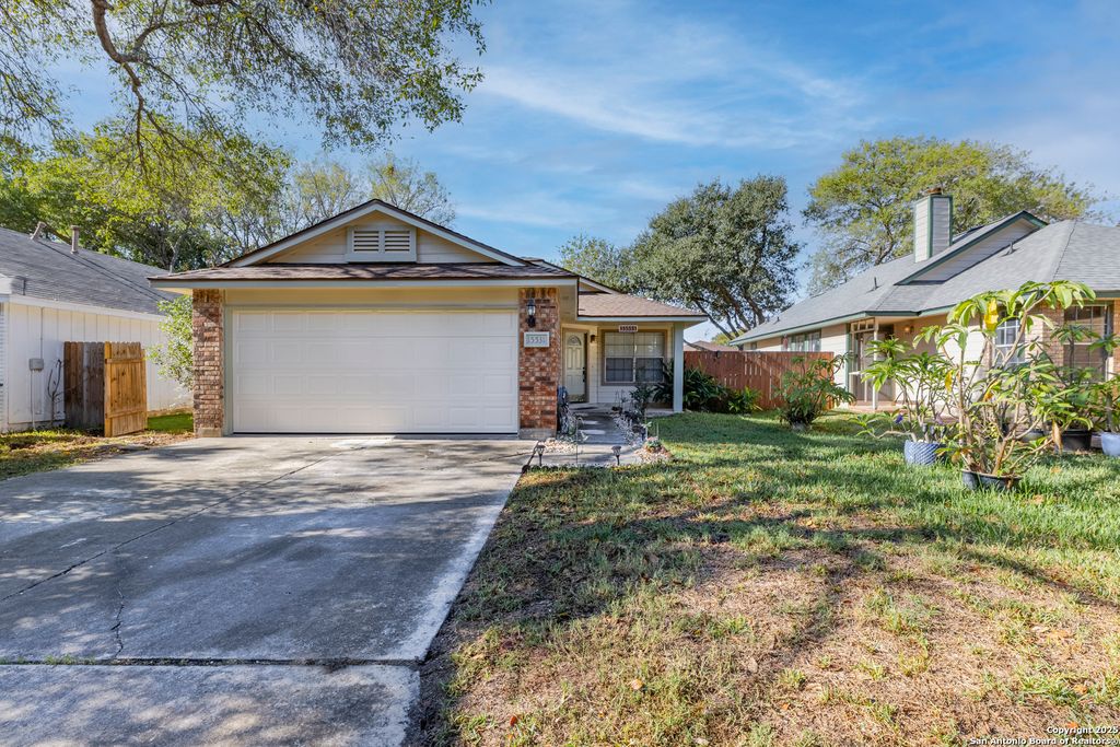 Photo of 15531 Knollglade, San Antonio, TX 78247 (MLS # 1925421)