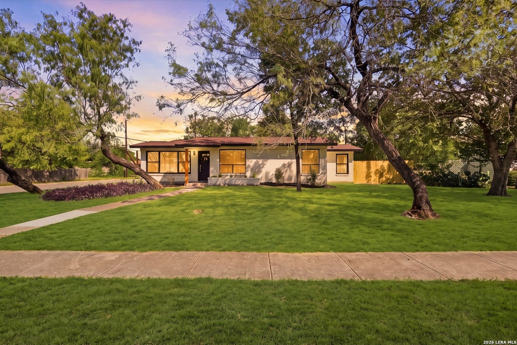 Photo of 307 Barbara Dr, San Antonio, TX 78216 (MLS # 2024116)