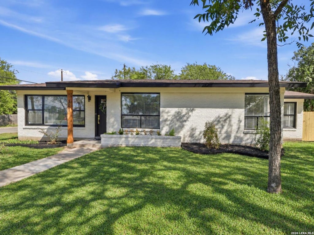Photo of 307 Barbara Dr, San Antonio, TX 78216 (MLS # 2024116)