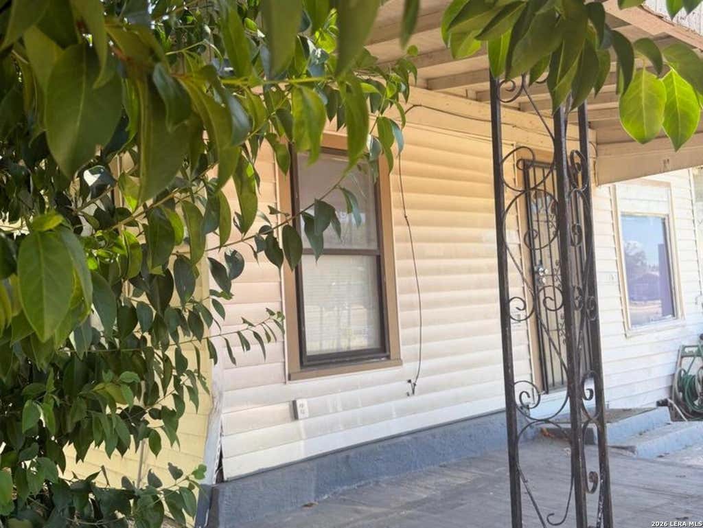 Photo of 816 CULEBRA RD, San Antonio, TX 78201 (MLS # 2009085)