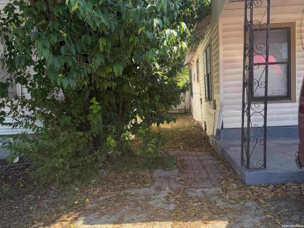 Photo of 816 CULEBRA RD, San Antonio, TX 78201 (MLS # 2009085)