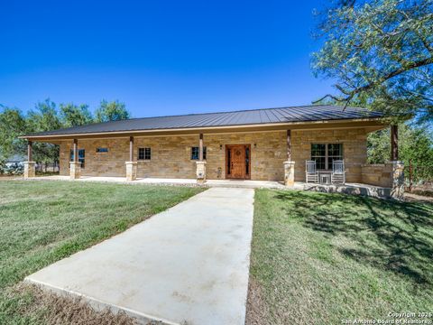6472 Bluntzer Rd Jourdanton TX 78026