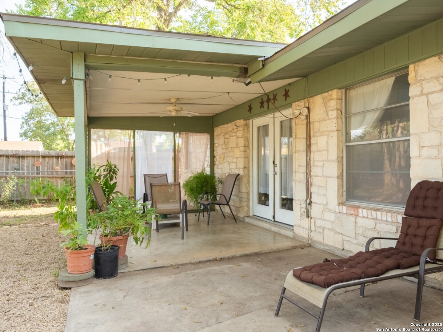 413 E Lindbergh Blvd.