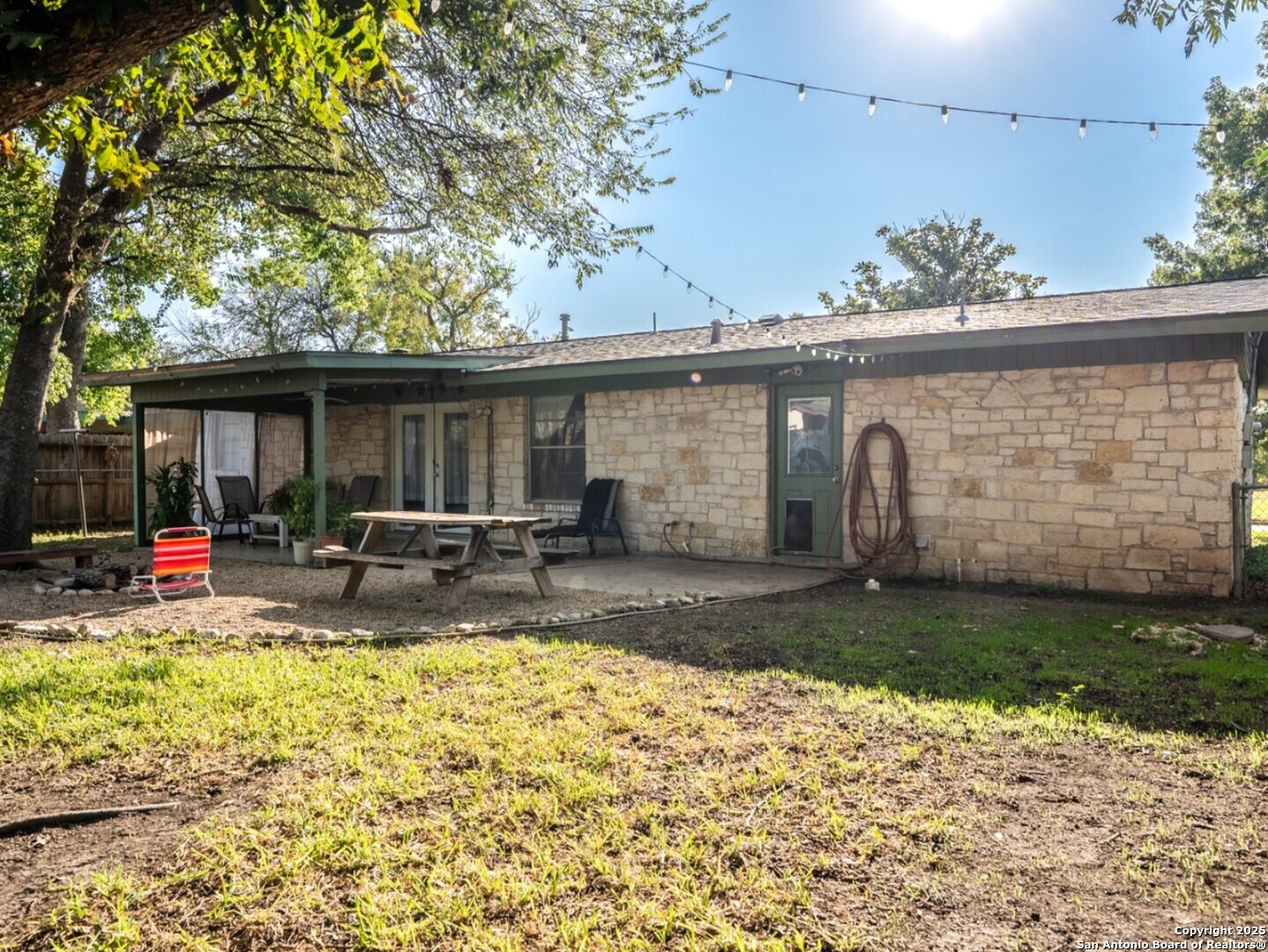 413 E Lindbergh Blvd.