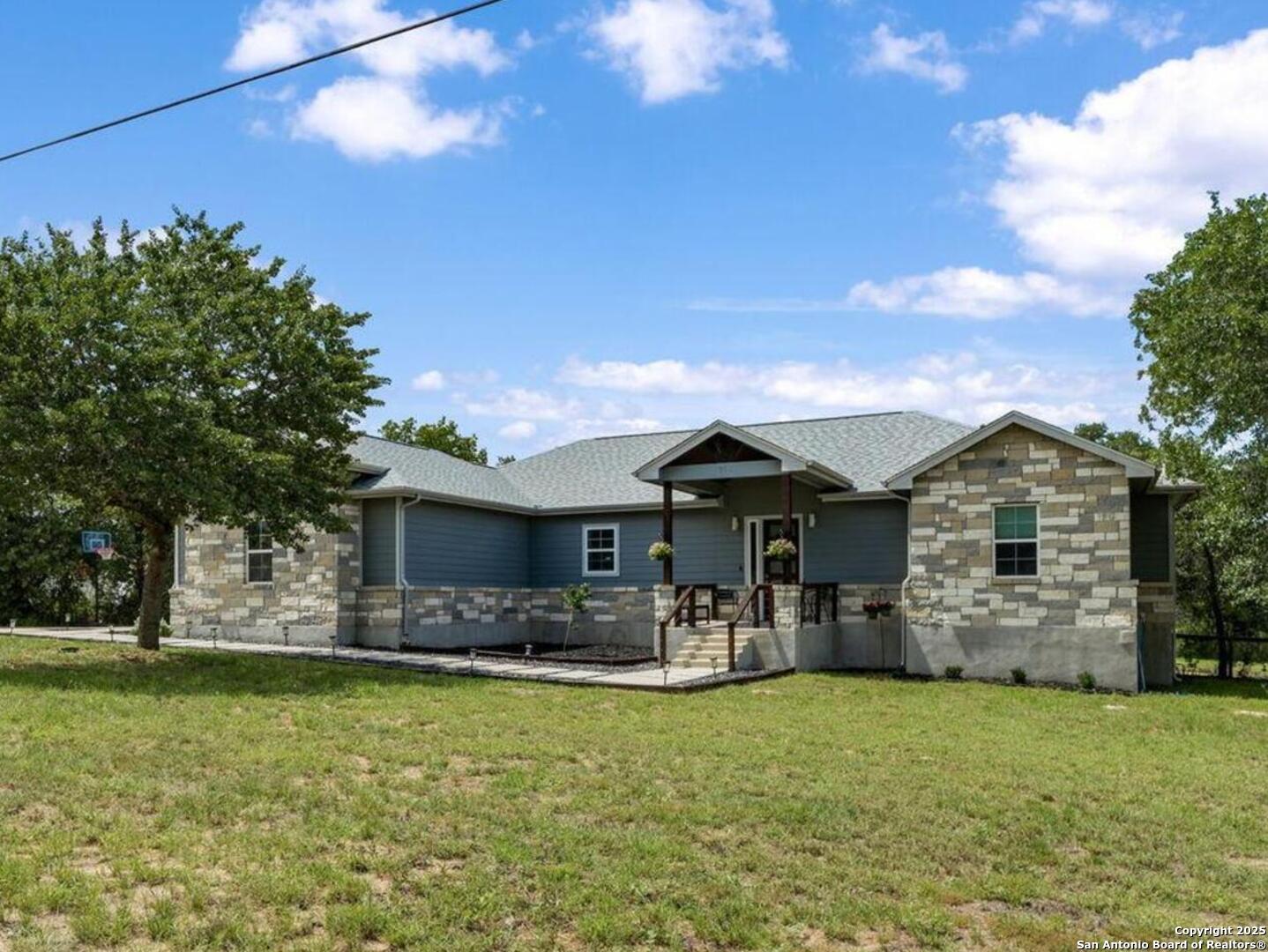 315 LOG CABIN WAY