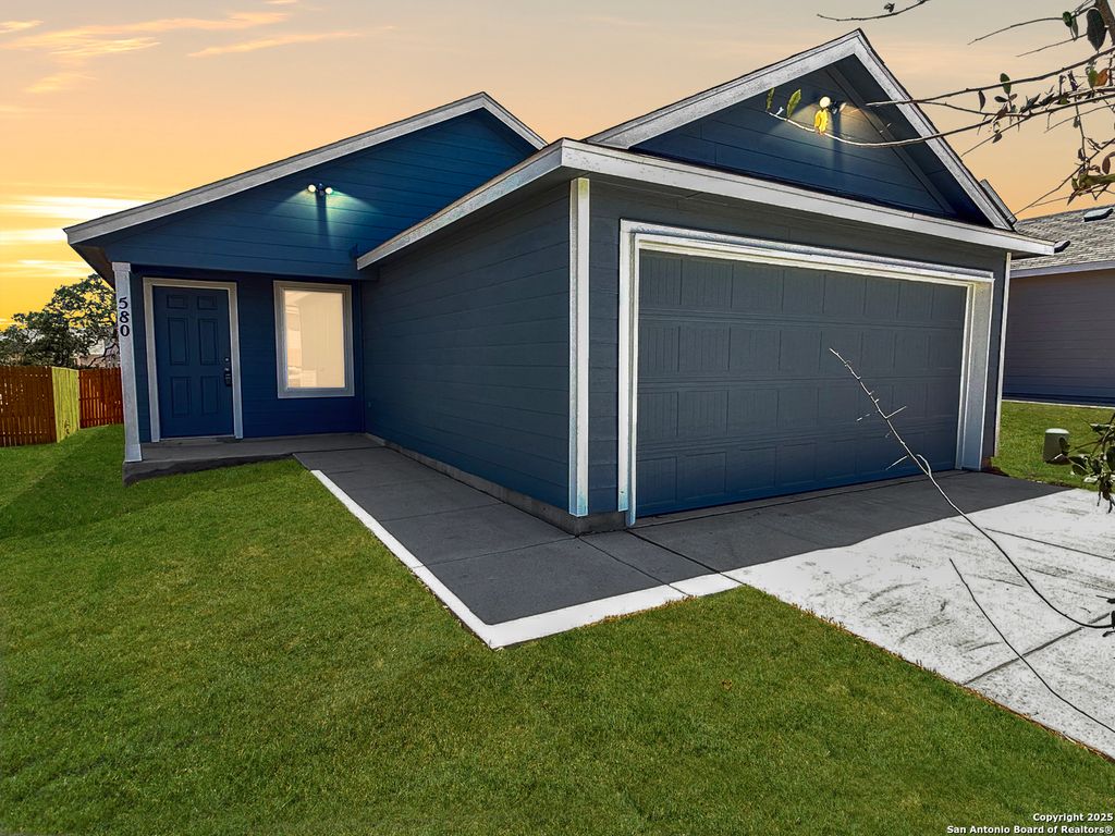 Photo of 580 Paul Canyon, San Antonio, TX 78253 (MLS # 1938567)