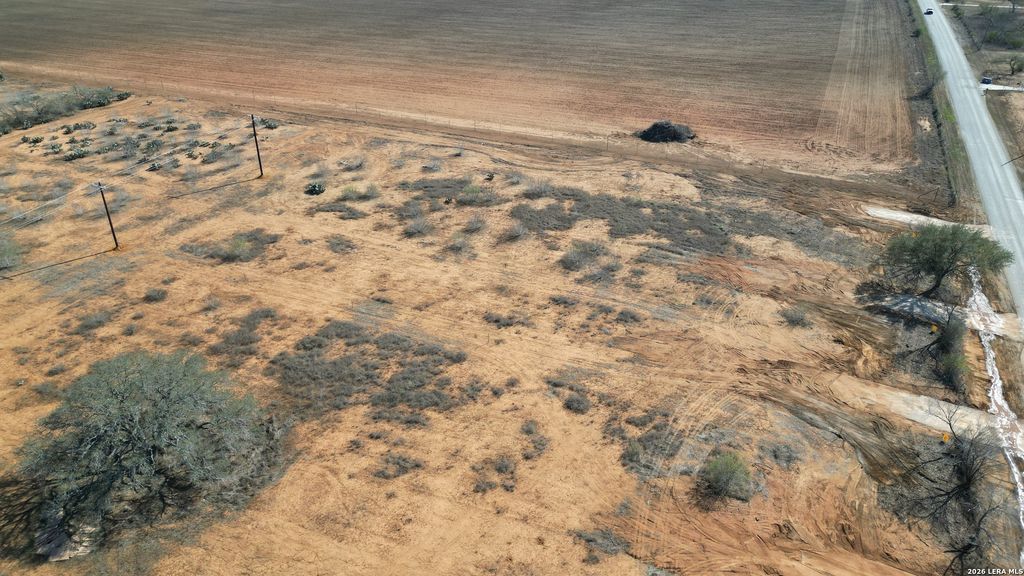 Photo of 1591 County Road 422, Pleasanton, TX 78064 (MLS # 1961710)