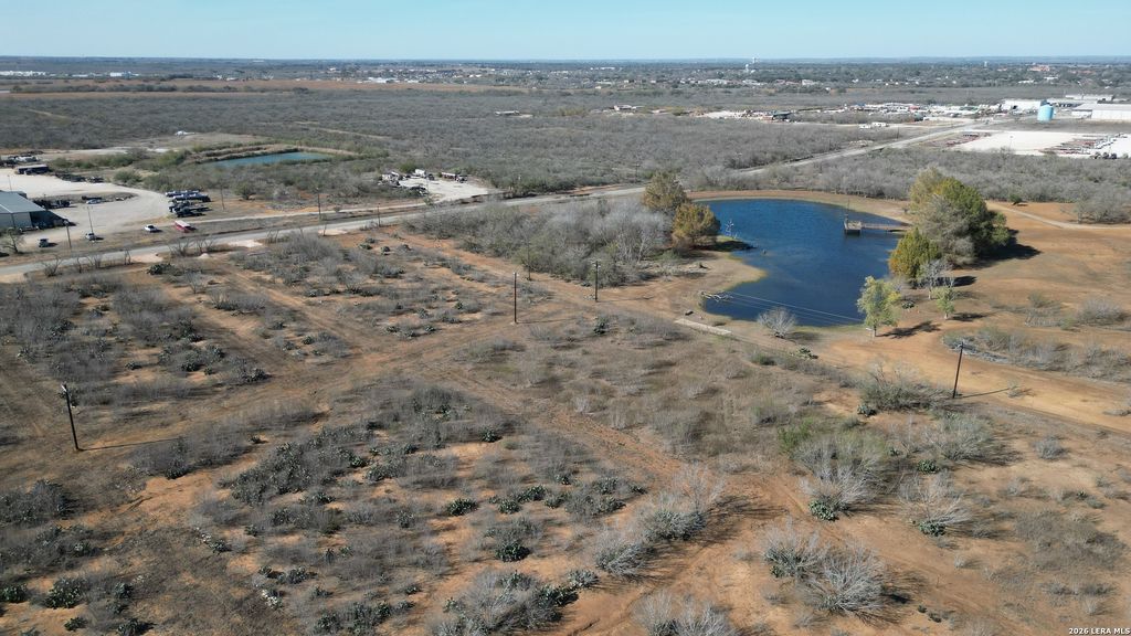 Photo of 1591 County Road 422, Pleasanton, TX 78064 (MLS # 1961710)