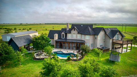 2538 COUNTY ROAD 223 Floresville TX 78114