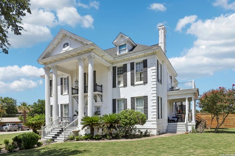 Property photo of 421 Howard St, San Antonio, TX 78212