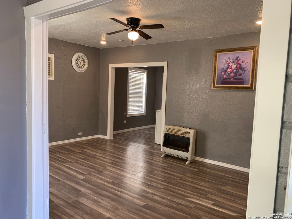 Photo of 485 harding, San Antonio, TX 78221 (MLS # 1925511)