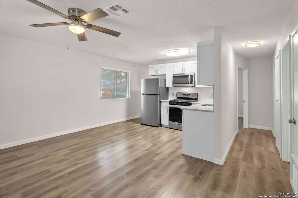 Photo of 410 Regina, San Antonio, TX 78223 (MLS # 1925107)