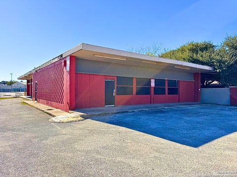 2507 S General McMullen Dr San Antonio TX 78226