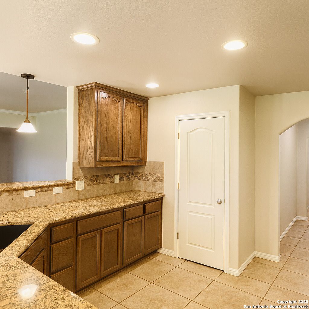 Photo of 308 Edgehill, Pleasanton, TX 78064 (MLS # 1879814)