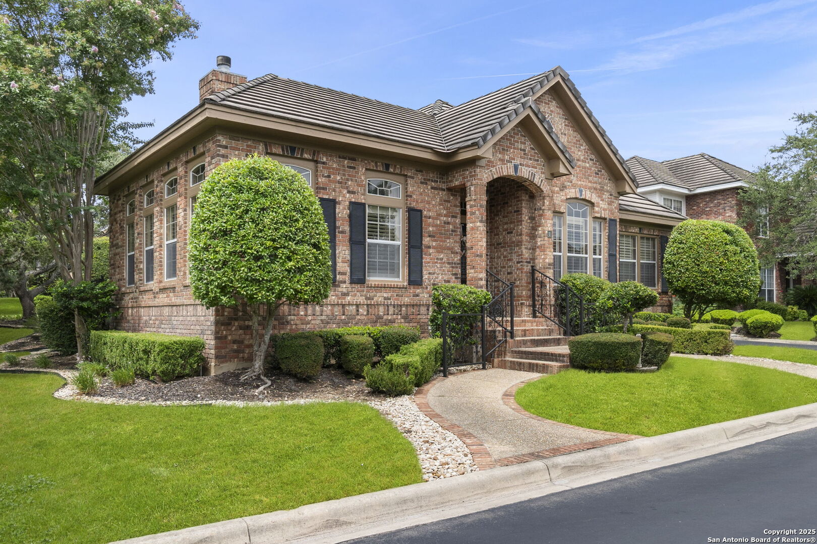 1 Westcourt