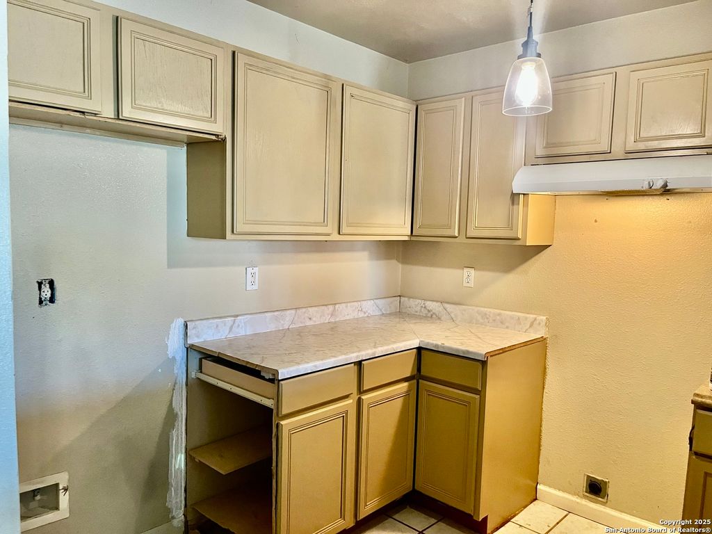 Photo of 2220 S LAREDO ST, San Antonio, TX 78207 (MLS # 1920206)