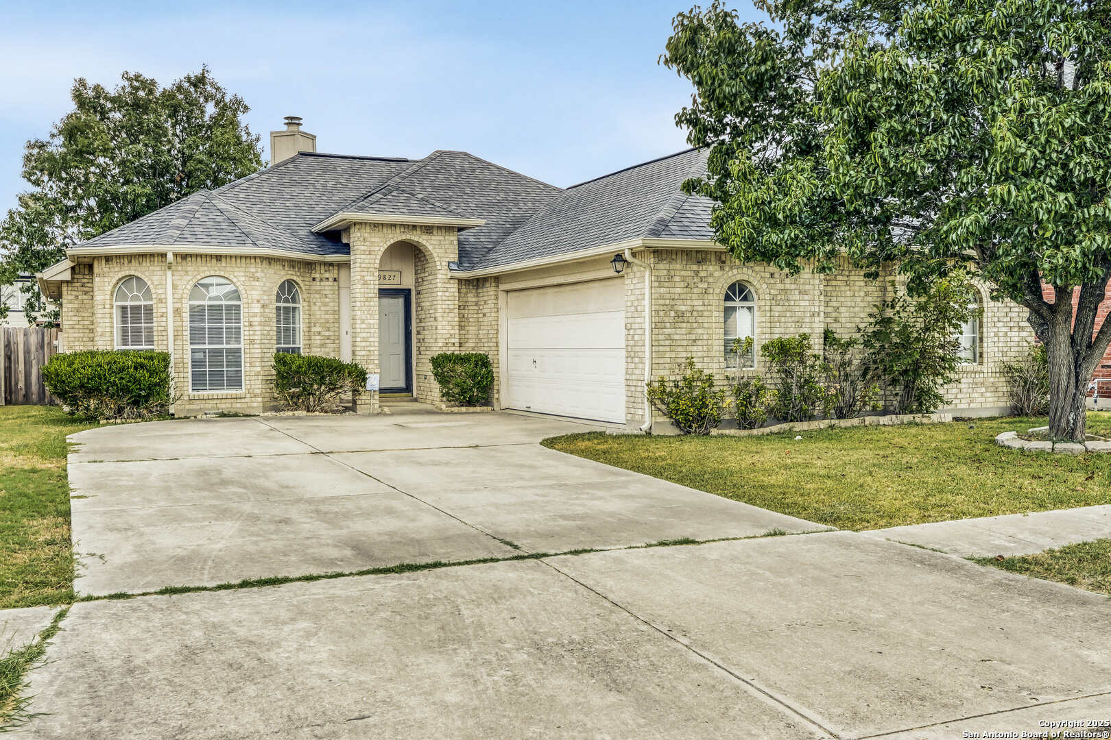 9827 Autumn Hollow