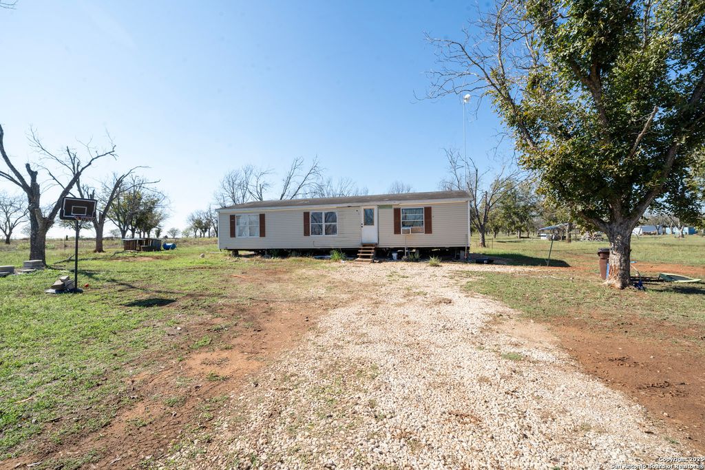 Photo of 1009 FM 1784, Pleasanton, TX 78064 (MLS # 1928003)