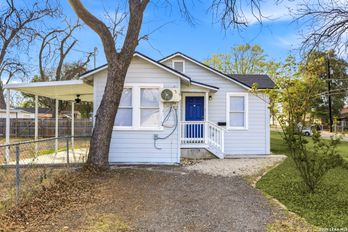 Single Family Residence at 2202 W Hermosa dr
