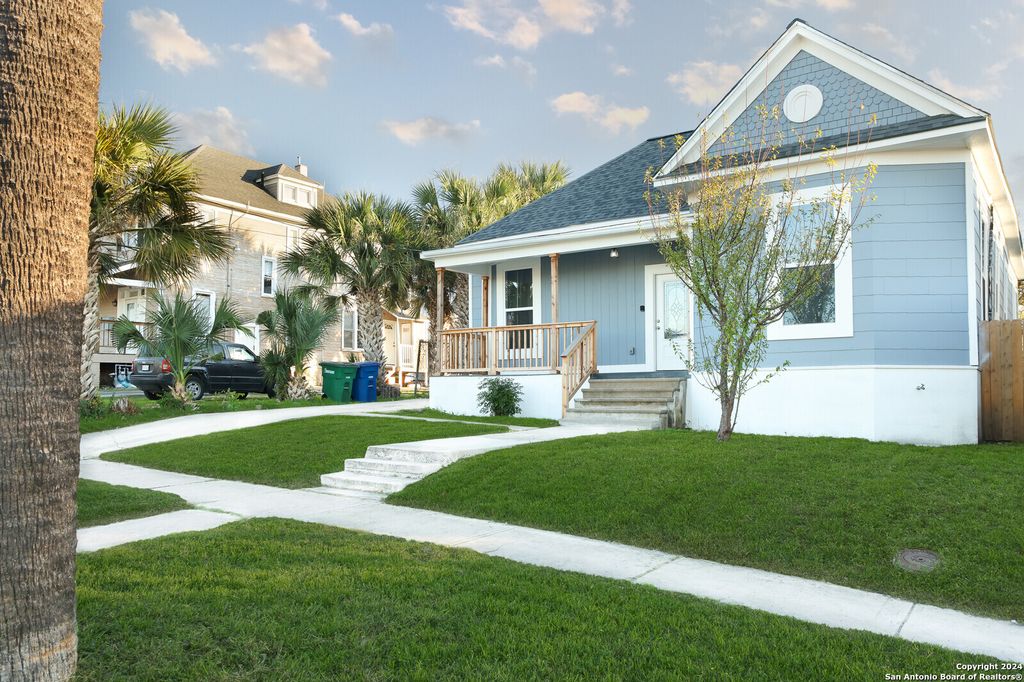 Photo of 910 DENVER BLVD, San Antonio, TX 78210 (MLS # 1956375)