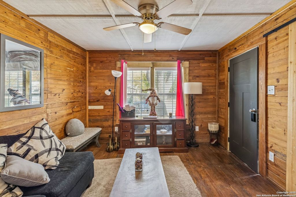 Photo of 2214 Menchaca, San Antonio, TX 78207 (MLS # 1929388)