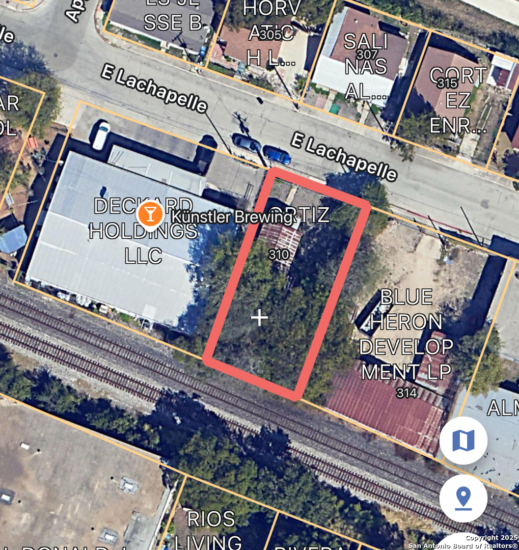 310 E Lachapelle