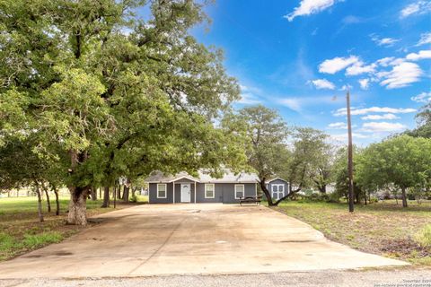 A home in Floresville