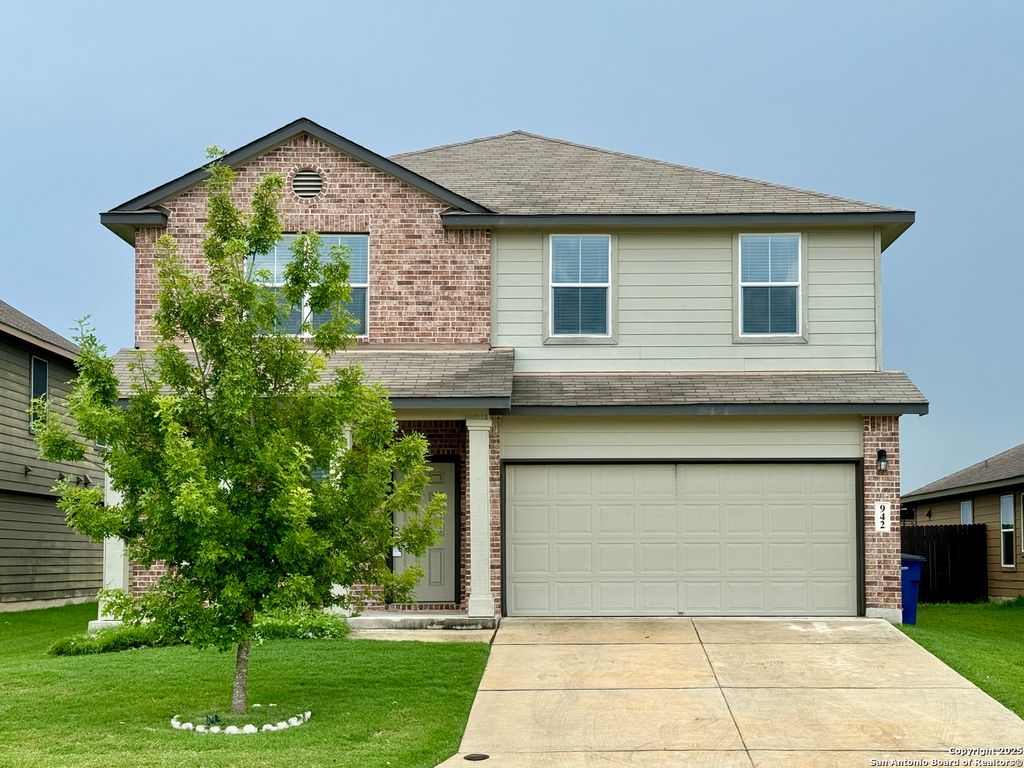 Photo of 942 Pumpkin, New Braunfels, TX 78130 (MLS # 1920379)