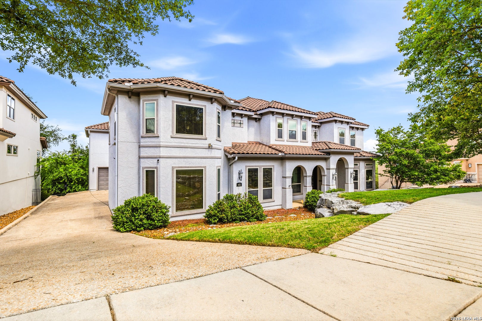 615 Sentry Hill