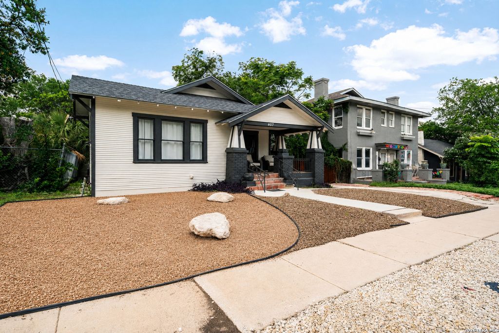 Photo of 407 E COURTLAND PL, San Antonio, TX 78212 (MLS # 1971103)