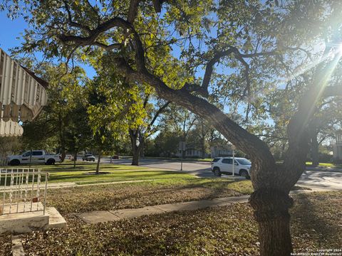 A home in Uvalde