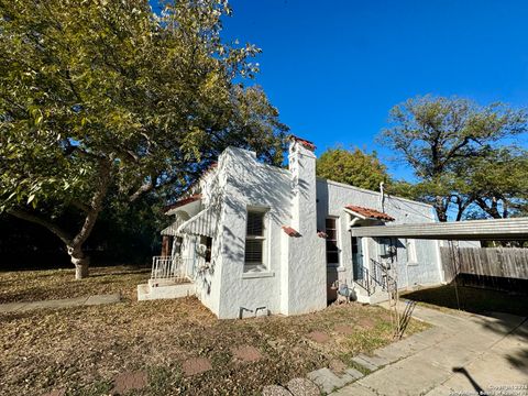 A home in Uvalde