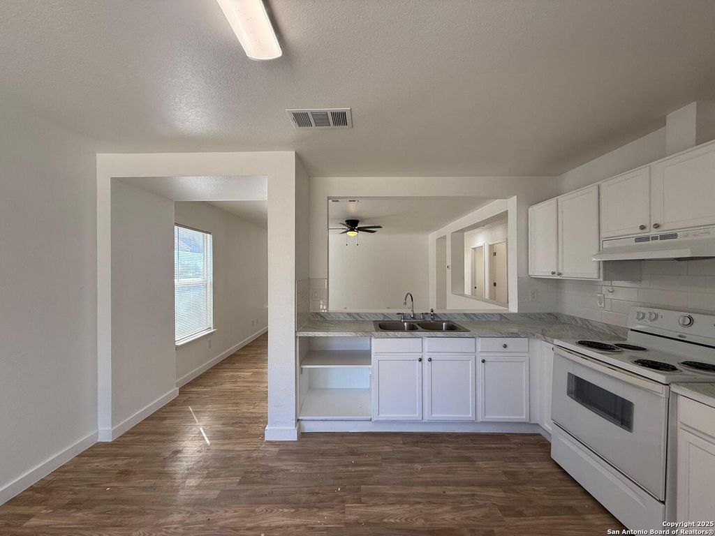 Photo of 10311 Shady Mdws, San Antonio, TX 78245 (MLS # 1928343)