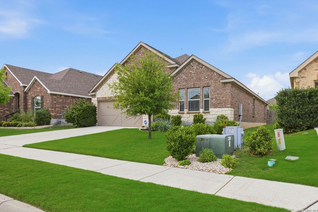 Photo of 117 DOVETAIL ST, Boerne, TX 78006 (MLS # 1958339)