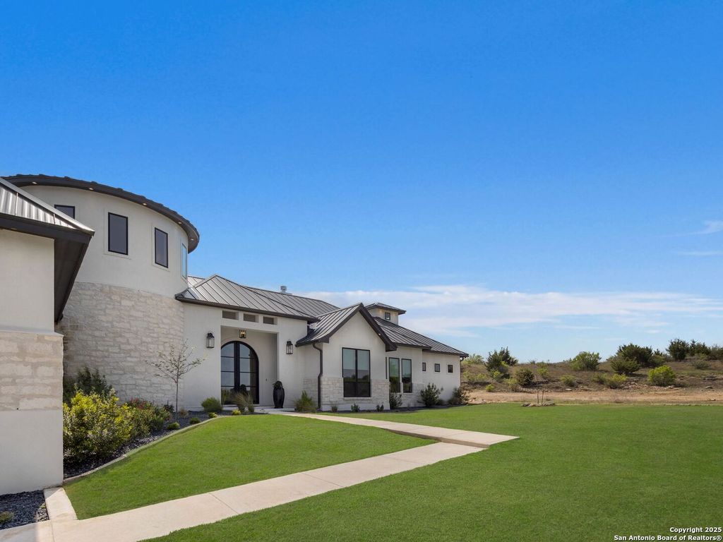 Photo of 137 Phillip Ranch Rd, Boerne, TX 78006 (MLS # 1958749)