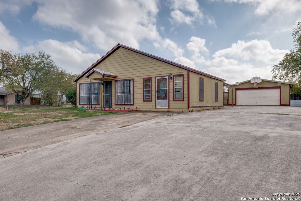 Photo of 4914 Frostwood, San Antonio, TX 78220 (MLS # 1929721)