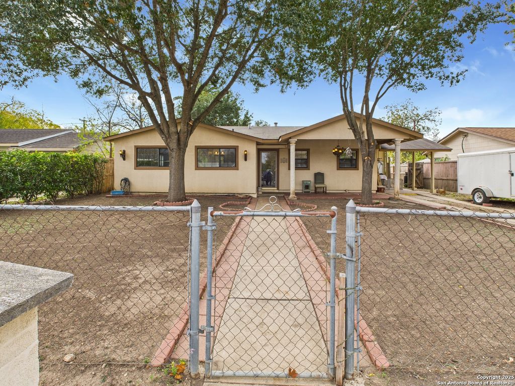 Photo of 5530 knoll krest, San Antonio, TX 78242 (MLS # 1930204)