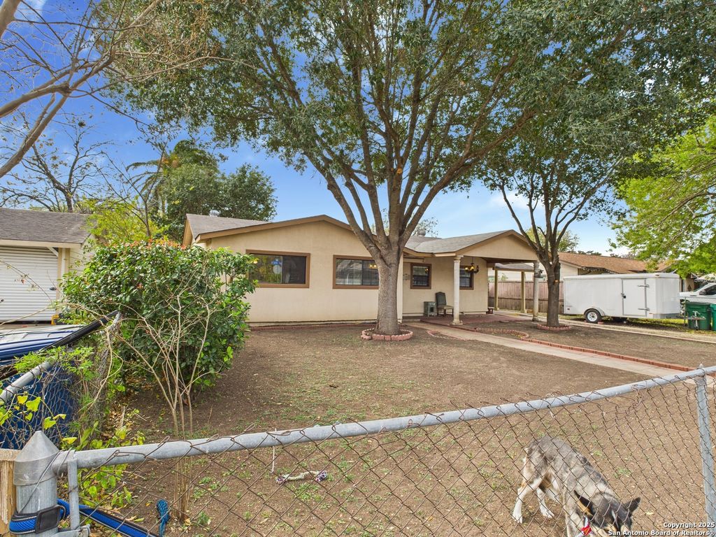 Photo of 5530 knoll krest, San Antonio, TX 78242 (MLS # 1930204)