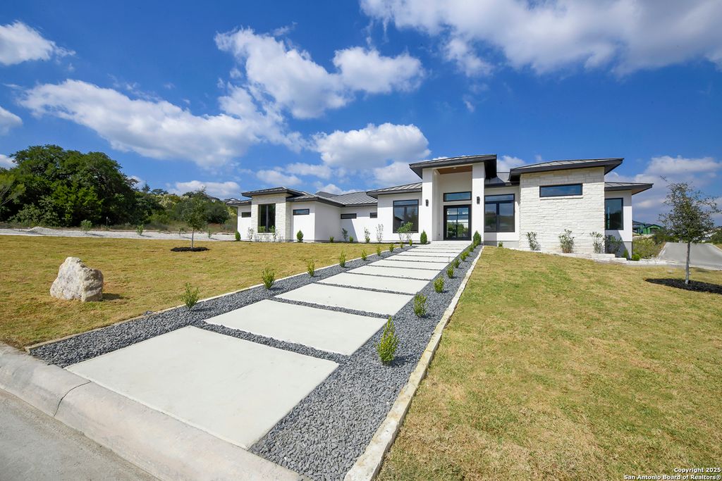 Photo of 10303 kendall, San Antonio, TX 78255 (MLS # 1916296)