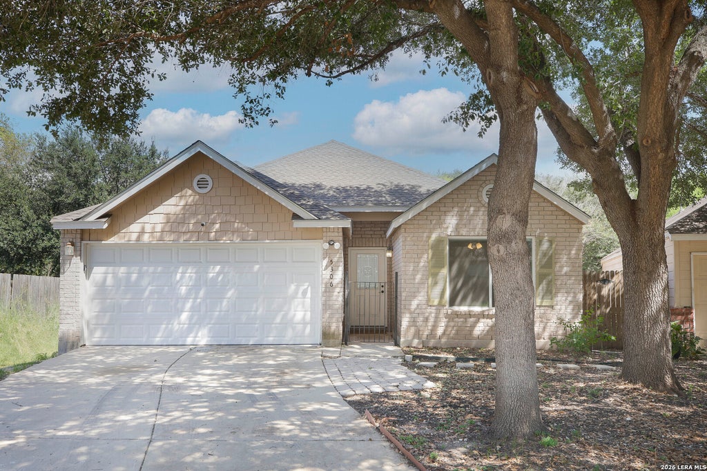 Photo of 5306 TOMAS CIR, San Antonio, TX 78240 (MLS # 2015548)