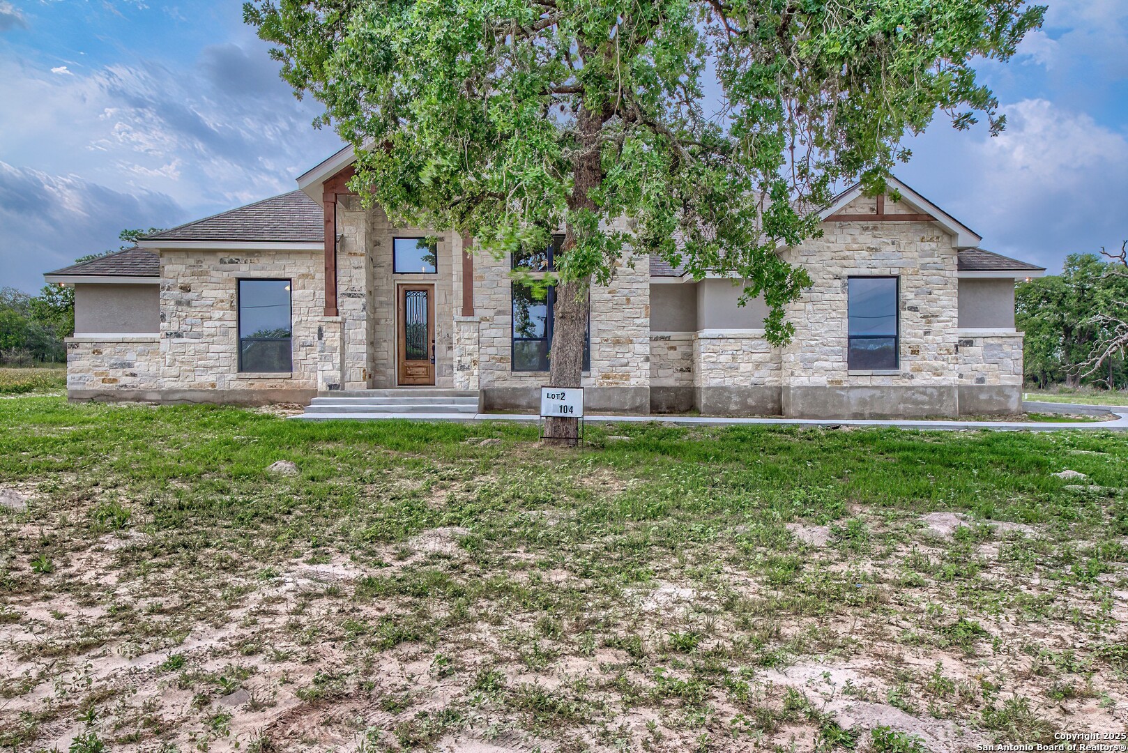 104 Hondo Ridge