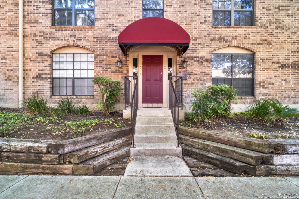 Photo of 7926 Broadway 304 #304, San Antonio, TX 78209 (MLS # 2007498)