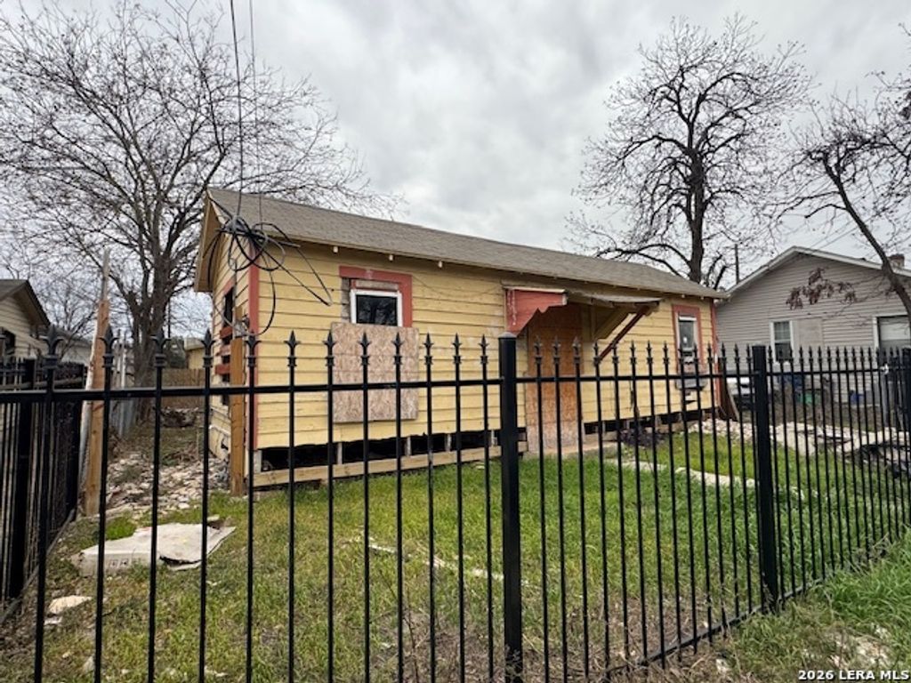 Photo of 1906 Nolan, San Antonio, TX 78202 (MLS # 1936156)
