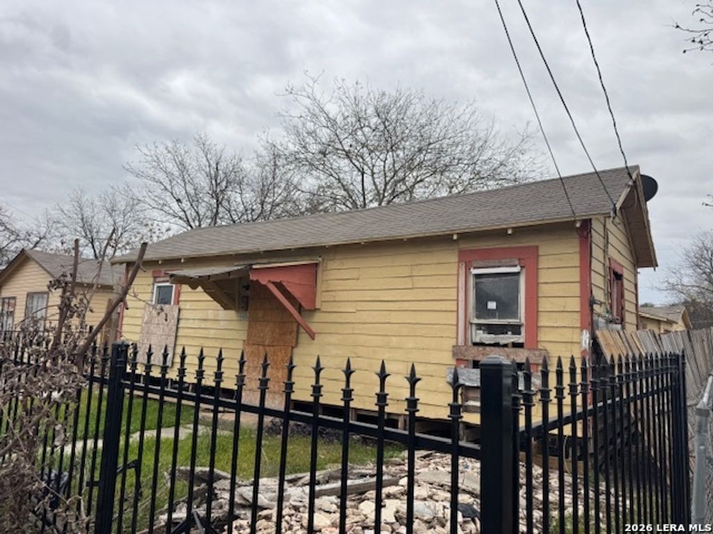 Photo of 1906 Nolan, San Antonio, TX 78202 (MLS # 1936156)