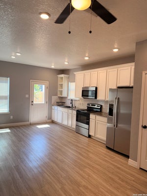 1402 AFTON ST, SAN ANTONIO, TX 78237 - Image d35cacb3a58bd02a73ae1fadcd7eb08b/333442612