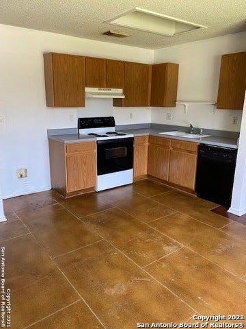 Photo of 11007 Talon Run, San Antonio, TX 78254 (MLS # 1990330)