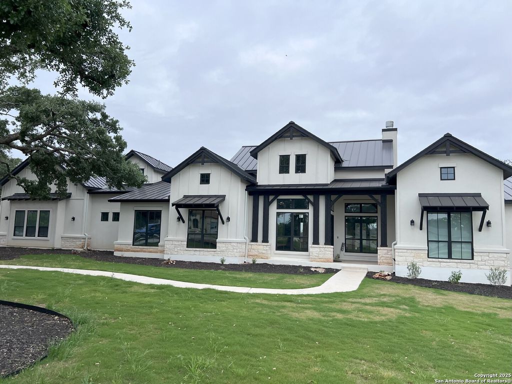 Photo of 1163 Trotter Lane, New Braunfels, TX 78132 (MLS # 1928528)