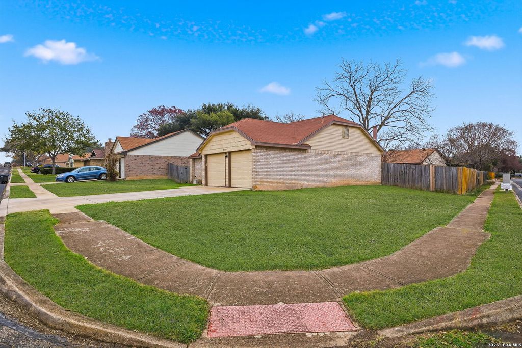 Photo of 9630 Wildwood Rdg, San Antonio, TX 78250 (MLS # 1937350)